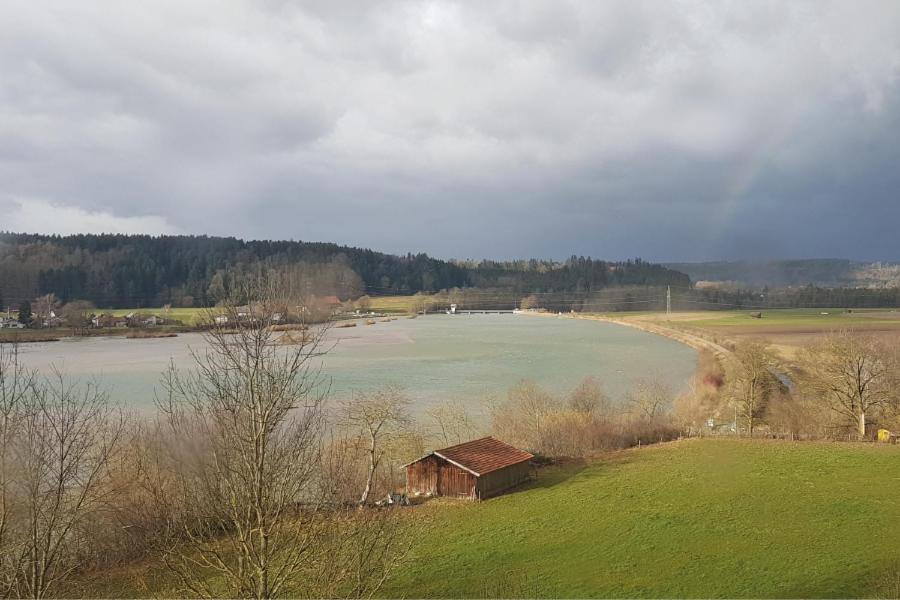 Stille X Weite - Hochwertige Wohnung Mit See-Panorama Kronburg Extérieur photo