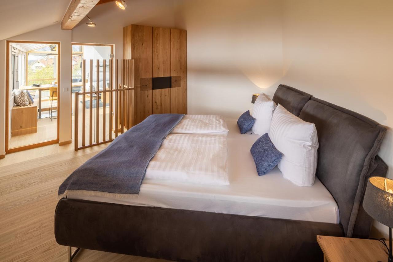 Stille X Weite - Hochwertige Wohnung Mit See-Panorama Kronburg Extérieur photo