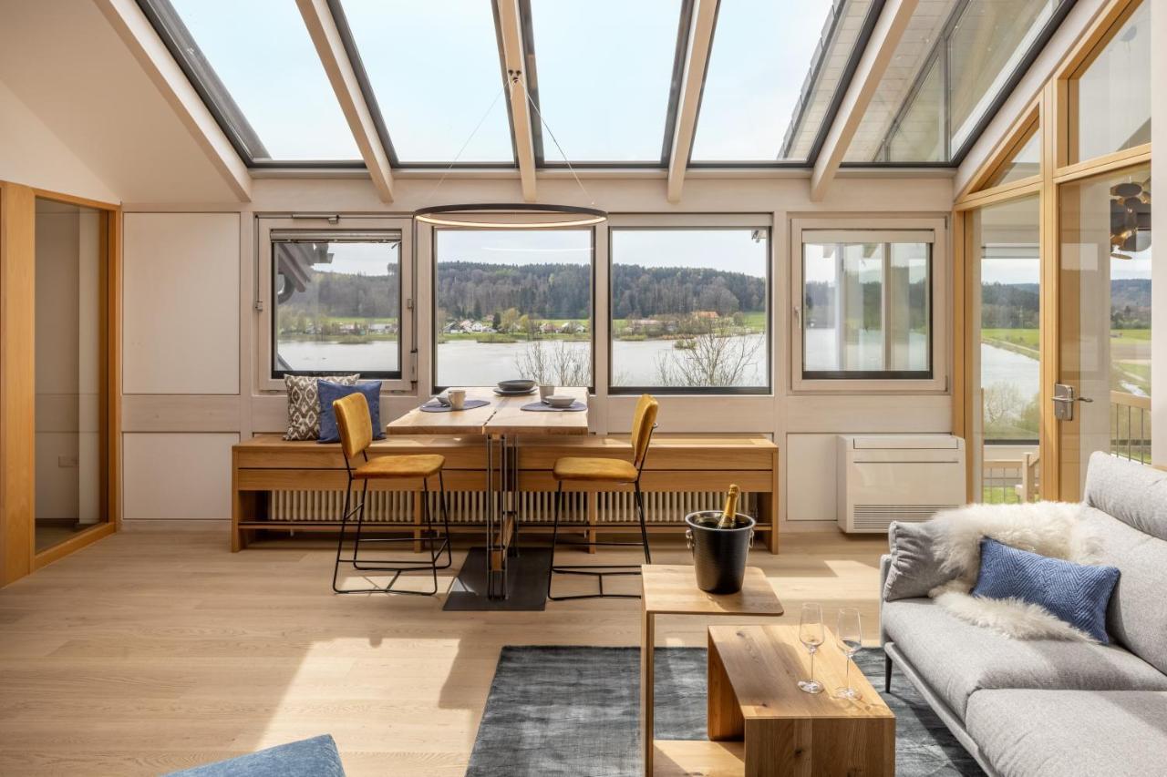 Stille X Weite - Hochwertige Wohnung Mit See-Panorama Kronburg Extérieur photo